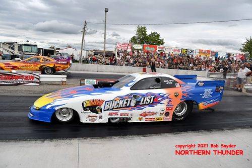 Nick Poloson - 'Bucket List' 
(near lane) vs Bob Alberty Jr. - 'Thunderin' Okie' (far lane)